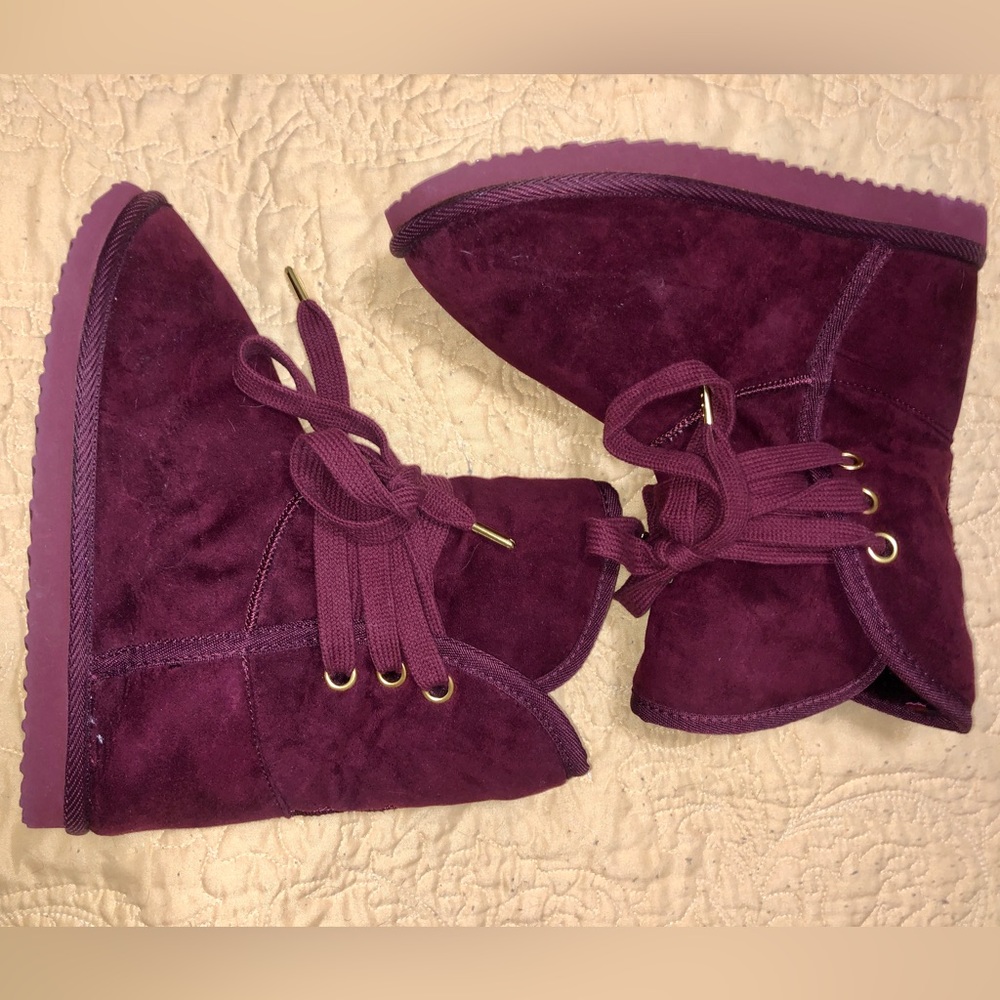 Old Navy Fur Lined Boots โค๏ธ๐ - Picture 2 of 12